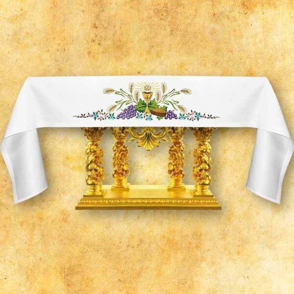 Tablecloth with front embroidery