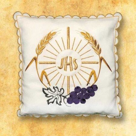 Processional cushion "Ihs Ears of Corn and Grapes" Ecru