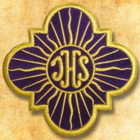 Embroidered appliqué on plush "IHS Ray"