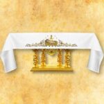 Embroidered tablecloth "In the Manger Lies"