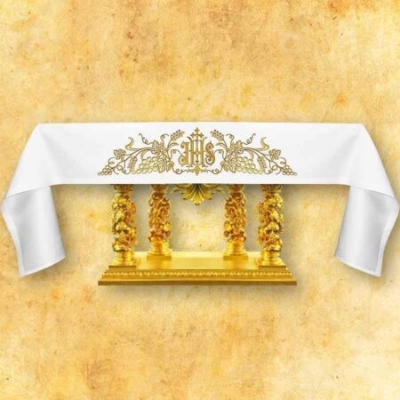 Tablecloth with front embroidery