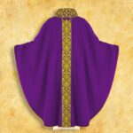 Embroidered chasuble "Cardinale"