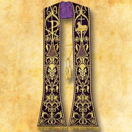 Chasuble with embroidered plush belt "Lamb"