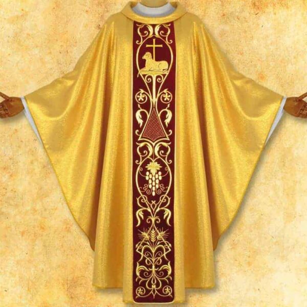 Chasuble with embroidered plush belt "Lamb"