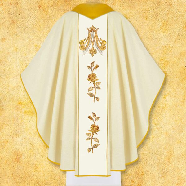Embroidered chasuble "Santuario"