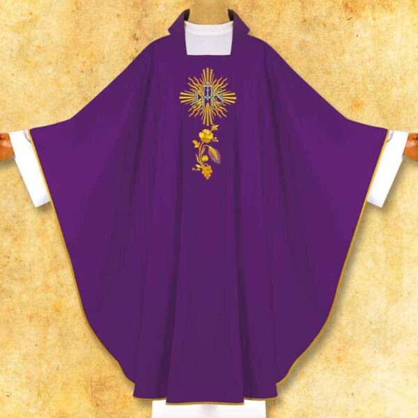 Embroidered chasuble "Dominium"