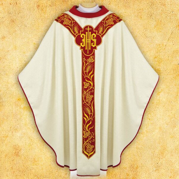 Ornat haftowany z aplikacją "IHS" Embroidered chasuble with appliqué "IHS"