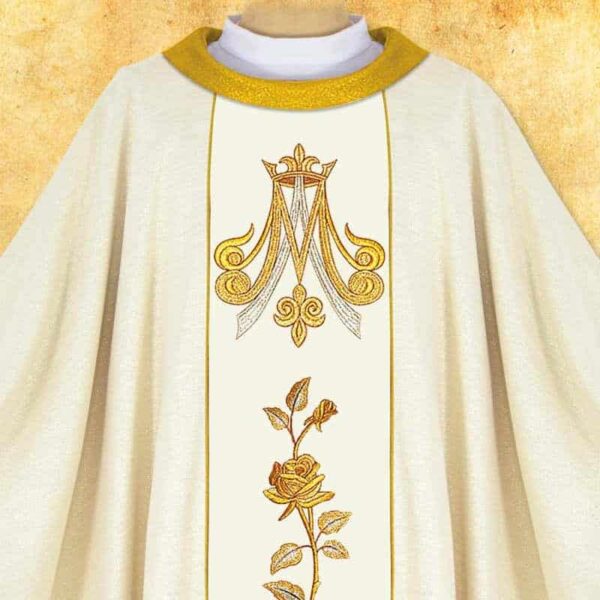 Embroidered chasuble "Santuario"
