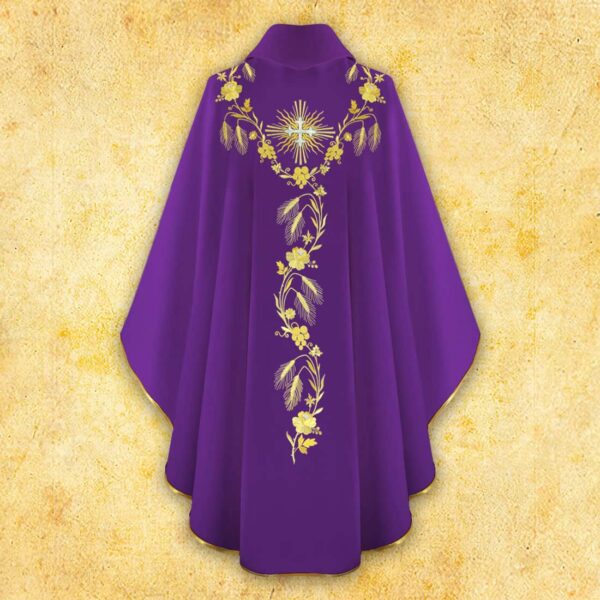 Embroidered chasuble "Dominium"