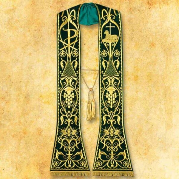 Embroidered Roman stola on plush "Lamb"