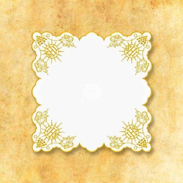 Embroidered "Cristiano" gold napkin 45x45