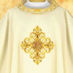Embroidered Chasuble "Vescuwo"