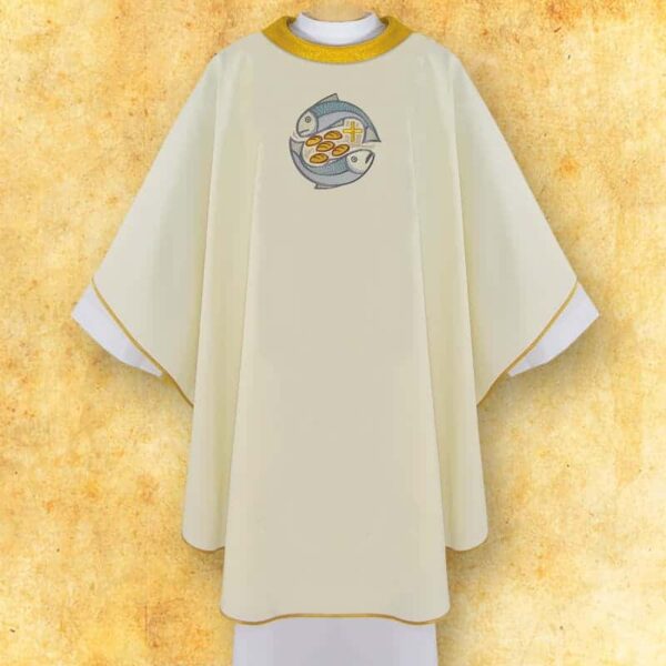 Embroidered chasuble "Fratelli"