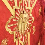 Embroidered chasuble "Massimo-Rosso"