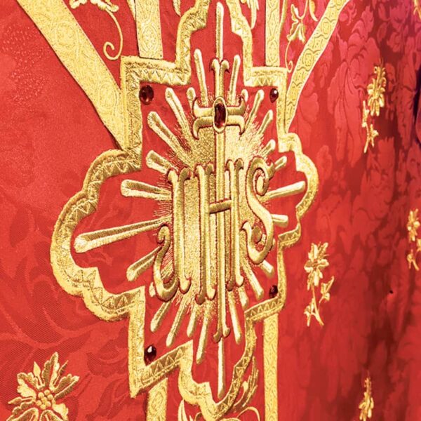 Embroidered chasuble "Massimo-Rosso"