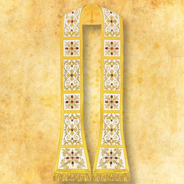 Embroidered dalmatic "Massimo-Bianco"