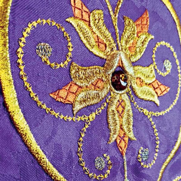 Embroidered chasuble "Massimo-Viola"