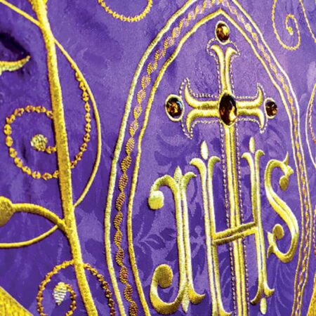 Embroidered chasuble "Massimo-Viola"