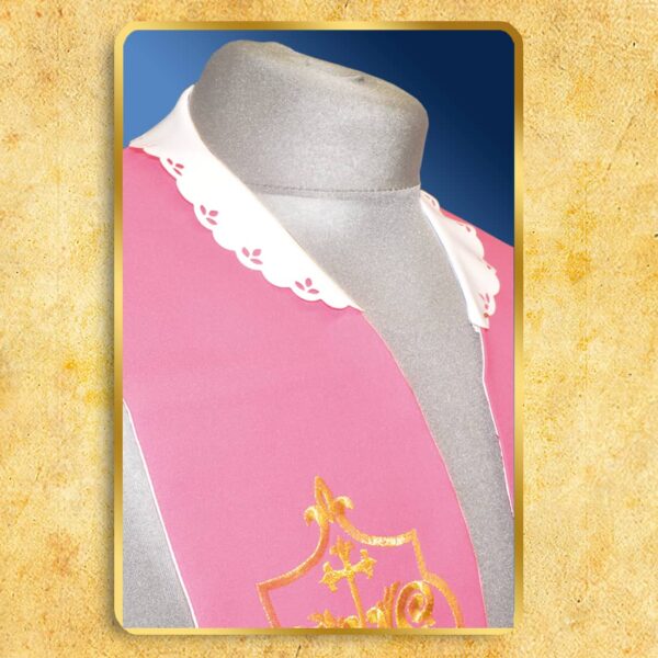 Replaceable collars for stoles