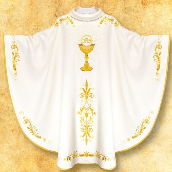 Ecru embroidered chasuble