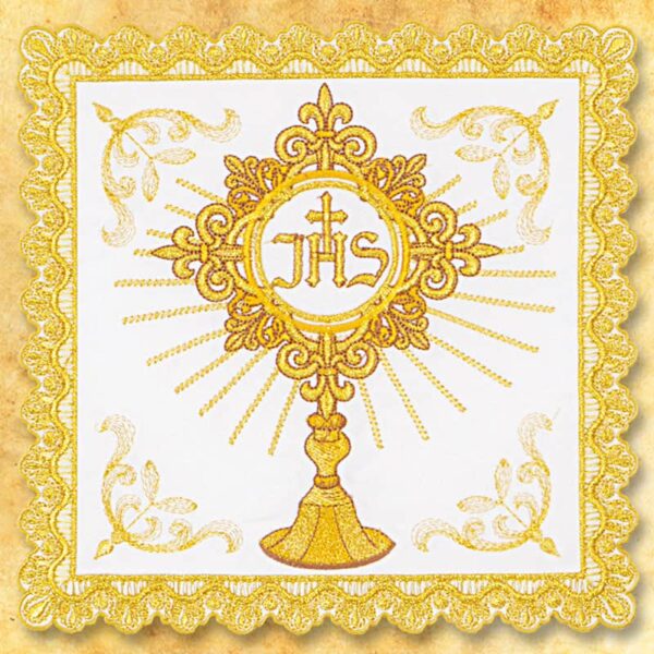 Palka bogato haftowana złotą nicią Richly embroidered with gold thread