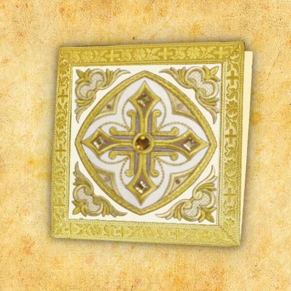 Ornat haftowany "Brillante-Bianco" Embroidered chasuble "Brillante-Bianco"