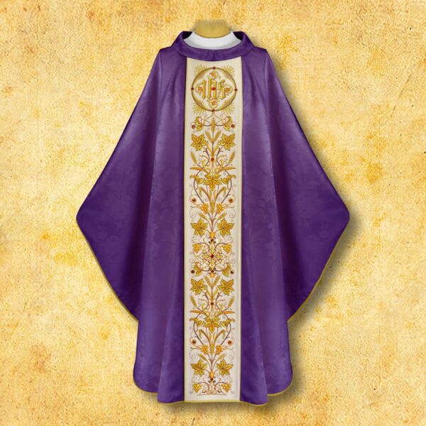 Embroidered chasuble "Figurato"
