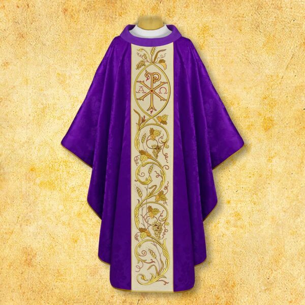 Embroidered chasuble "Christum"