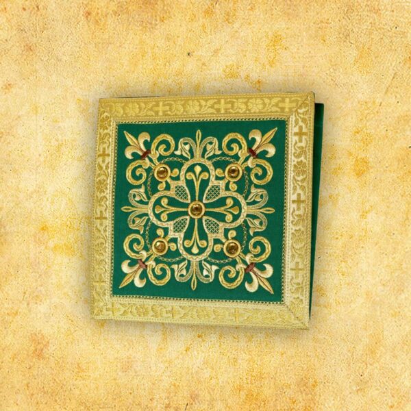 Embroidered chasuble "Brillante-Verde"