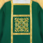 Embroidered chasuble "Brillante-Verde"
