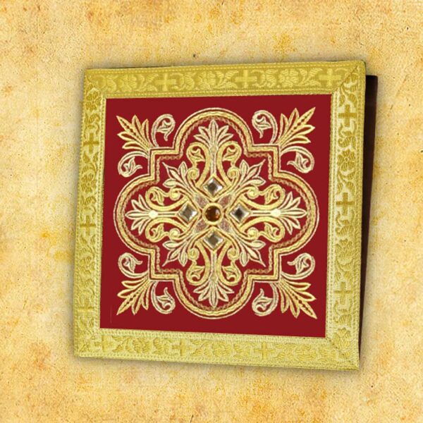 Embroidered dalmatic "Brillante-Vino"