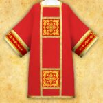 Embroidered dalmatic "Brillante-Rosso"