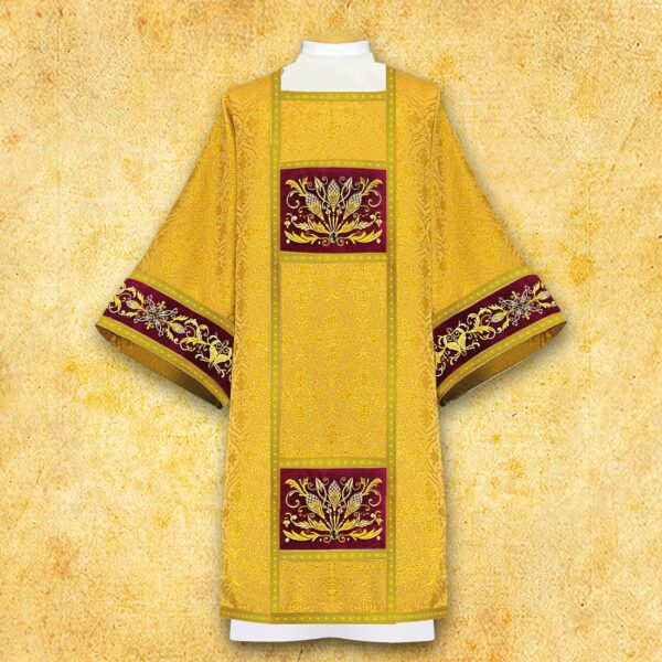 Embroidered chasuble "Maryjny"