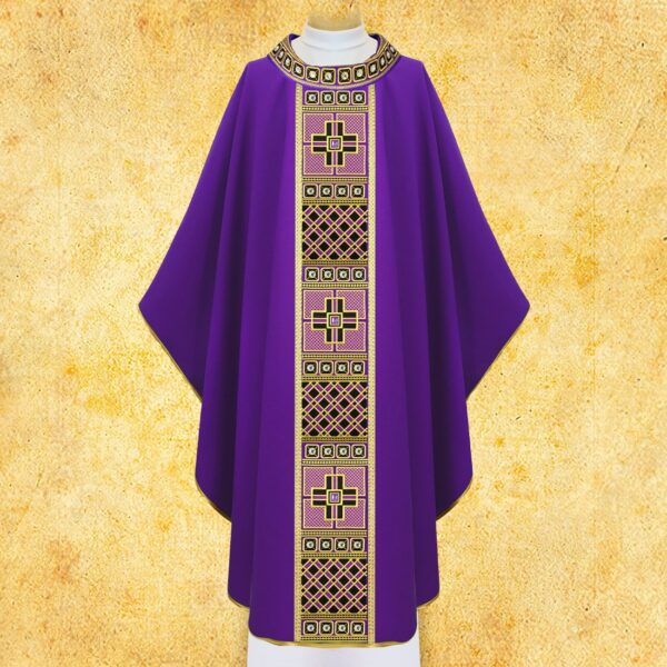 Embroidered chasuble "Maryjny"