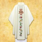 Embroidered chasuble "Maryjny"