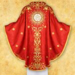 Embroidered chasuble "Maryjny"