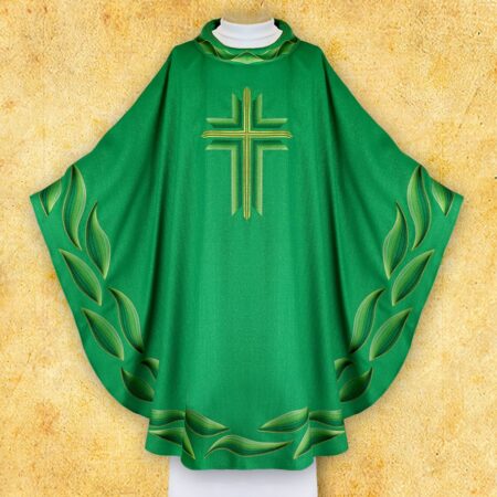 Embroidered chasuble "Maryjny"