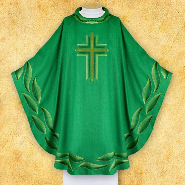 Embroidered chasuble "Maryjny"