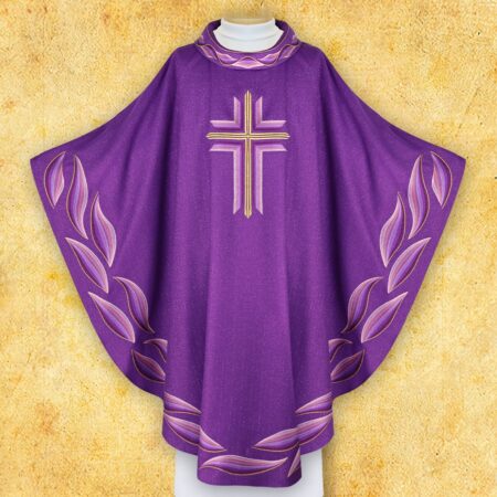 Embroidered chasuble "Maryjny"