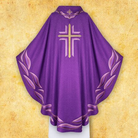 Embroidered chasuble "Maryjny"