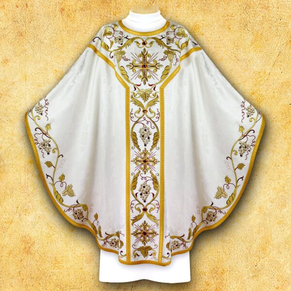 Embroidered chasuble "Maryjny"