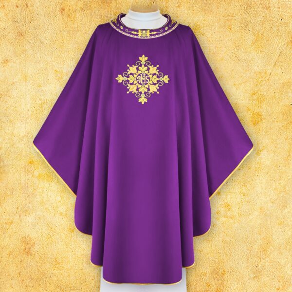 Embroidered chasuble "Presbitero"