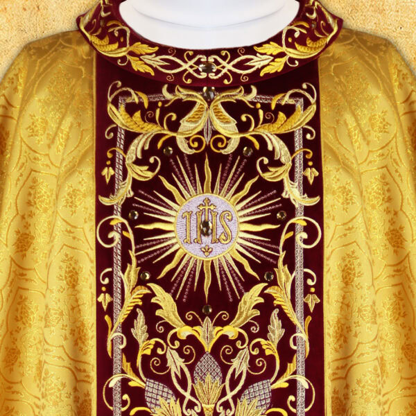 Embroidered Chasuble "Pietre E Oro"