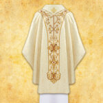 Embroidered chasuble "Risen Jesus"
