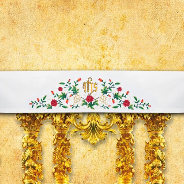 Tablecloth with embroidery on the front