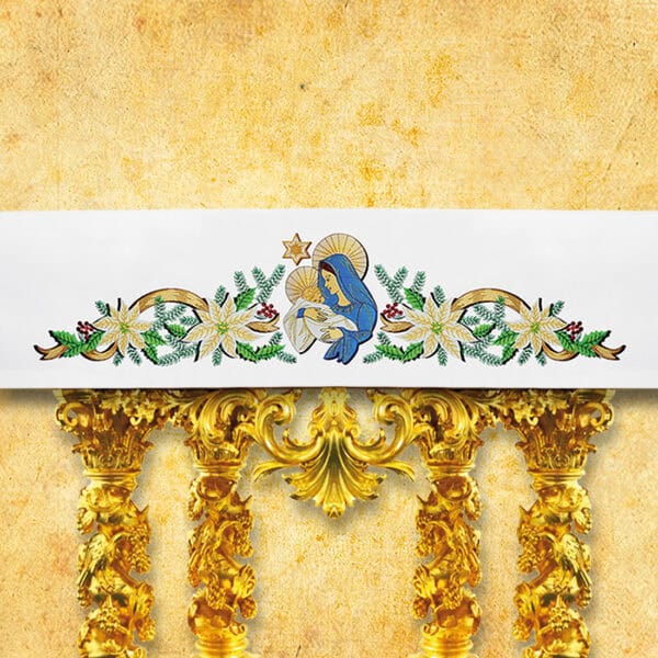 Tablecloth with embroidery on the front