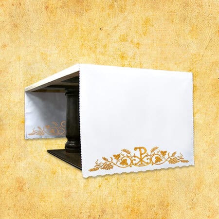 Tablecloth embroidered on the sides