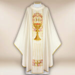 Ecru ornat haftowany z kielichem