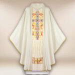 Ecru ornat haftowany z kielichem