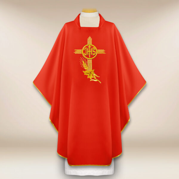 Embroidered chasuble "IHS"